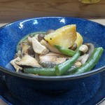 家庭料理 小川 - 秋鮭 きのこ ポテト バター炒め