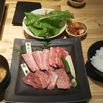 黒毛和牛専門 焼肉にく久 - 