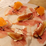 バカイゥン - イチヂクorメロンと生ハムとマスカルポーネチーズ