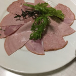 フレスガッセ - ハム盛り合わせ(1250円)