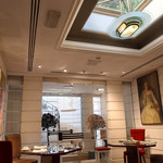 Hotel Lord Byron - 階段の上がエントランス