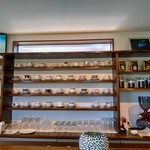 cafe きら - かわいいカップが並びます