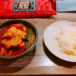 アジアンスープカリー べす - 2019/10  チキン＆かきあげカリー4.5番、トマトスープ