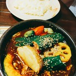 アジアンスープカリー べす - 2019/10  奥さんはテッパンのチキン野菜カリー4番