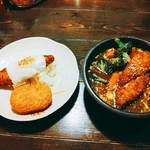 アジアンスープカリー べす - 2019/8  フィッシュフライ＆焼きチーズカリーダブル5.5番、ブロッコリートッピング、クーポンで野菜コロッケトッピング