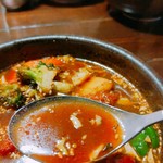 アジアンスープカリー べす - 2019/8  フィッシュフライ＆焼きチーズカリーのスープ