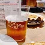 La Viña - 店名入りのビールのタンブラー。可愛い。