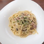 ピッコリーノ - イタリア産パンチェッタときのこのアーリオオーリオスパゲッティー