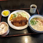 Tsuruya - とんかつ定食