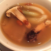 ヘイフンテラス - 松茸と山伏茸入りポーク蒸しスープ