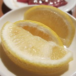 Genki Shichirin Yakiniku Gyuu Shige - レモン