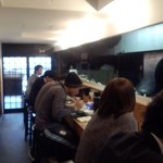 松阪牛麺 - 店奥より出口方向に向かって