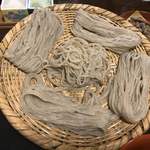 戸隠そば苑 - 盛りかたからして店主の思いが伝わる絶品蕎麦