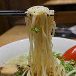 くろ・とんラーメン黒兵衛 - 麺は微妙なタイプ