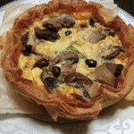 117084039 - きのこのキッシュ(475円＋税)