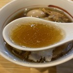 川の先の上 - スープは濃厚で、油もしっかり浮いてがっつりしています