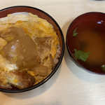まる中 - カツ丼 味噌汁付き 650円 税込