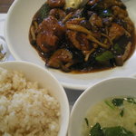 麗江 - 鶏肉の黒こしょう煮