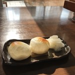 ひだまりファーム - お餅２個焼いていただきました、１個５０円です（２０１９．１０．７）