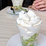 俺のフレンチ - 軽くてふわっふわのムースの下には海老・ホタテ・じゃがいも
      フレンチ食べに来たー！って感じだね