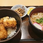 Yabu shin - とり天丼とお蕎麦のセット 840円