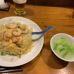 Rihaku - スープは微妙。例えるならプラスチックの味みたいな味がした。味音痴ですみません(；´Д｀)