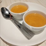 俺のフレンチ - まずはAMUSEとファーストドリンクを飲みながら「どれにしよっか？」