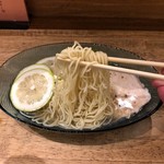 広島らーめん たかひろ - 麺リフトしてみました