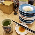 回転寿し トリトン - 生姜とお茶。(笑)