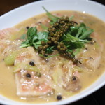 豊栄 - 金目鯛とそのあら出汁の胡椒煮、生胡椒漬物とともに