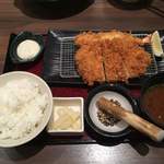 Tonkatsu Shinjuku Saboten Sendai Serubate Rasuten - 熟成ロースと大海老御膳 1280えん税別