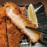 Tonkatsu Shinjuku Saboten Sendai Serubate Rasuten - 熟成ロースの断面