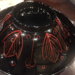 鳥田中 - 合間にお椀が出てきました