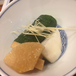 鳥田中 - 口直しに出てくるお新香　こんな上品なお新香はなかなかないです