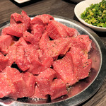 リトル肉と日本酒 - 30日熟成（ドライエージング）のタン