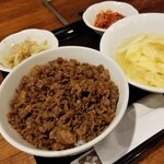 三幸園 - 焼肉丼アップ