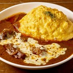 とろとろオムカレー（+牛すじ、チーズ）