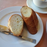 Kicchin Hausu Kyarotto - Ａランチのパン