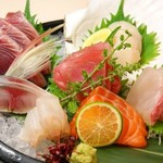 Takanoya - 日替わりで
                      お店に直接、新鮮な魚が届きます