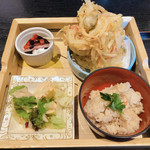 札幌モダンレストラン　えりも亭 - 限定ランチ 
            つぶ飯、かき揚げ、サラダ、デザート