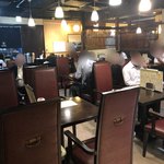 Akafudashuzou - 店内。13時過ぎでも混雑