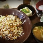 Sukiya -  お好み牛玉丼(並)￥520+健康セット￥190 