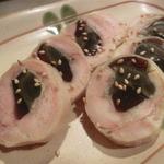 福建家庭料理 旬の香 - 「ピータン入り　ロールチキン」：しっとりとした軟らかい鶏肉の中から、台湾の最高級・松花ピータン！