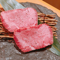 近江うし焼肉 にくTATSU 銀座店 - 和牛極上タンステーキ 3300円