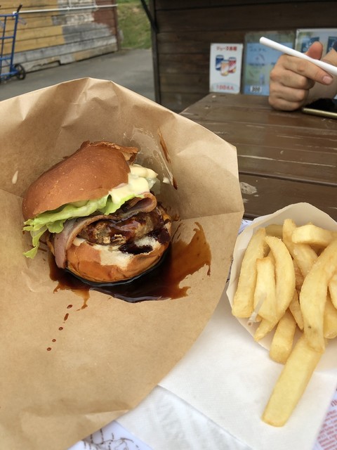 元祖かみふらのバーガー トリックアート美術館店 美馬牛 ハンバーガー 食べログ 元祖かみふらのバーガー トリックアート美術館店 美馬牛 ハンバーガー 食べログ