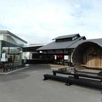 Yamasa Shouyu Shouyu Ajiwai Taikenkan - しょうゆ味わい体験館は正面ゲート入ってすぐ左側にある