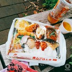 Aoyama Gohantei - デラックス弁当　お味噌汁はサービス、お茶プラスで850円