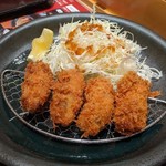 おひつごはん 四六時中 - [料理] 牡蠣フライ プレート全景♪Ｗ (ドレッシングを掛けた後)