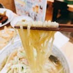 ぎょうざの満洲 - タンメン  麺リフト