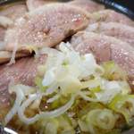 立喰いそば とんがらし - なかなか厚みもある